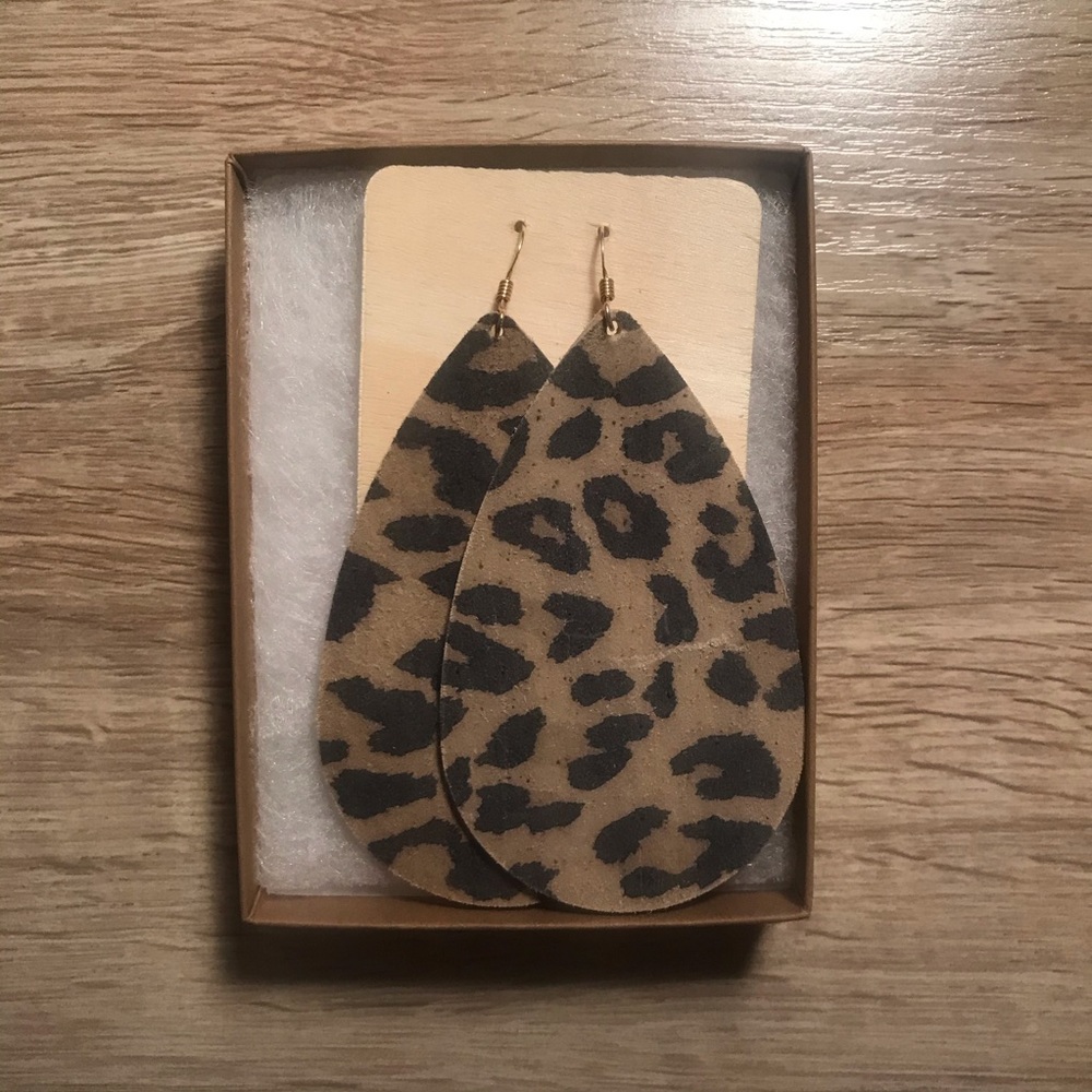 Nickel & Suede Leopard earrings